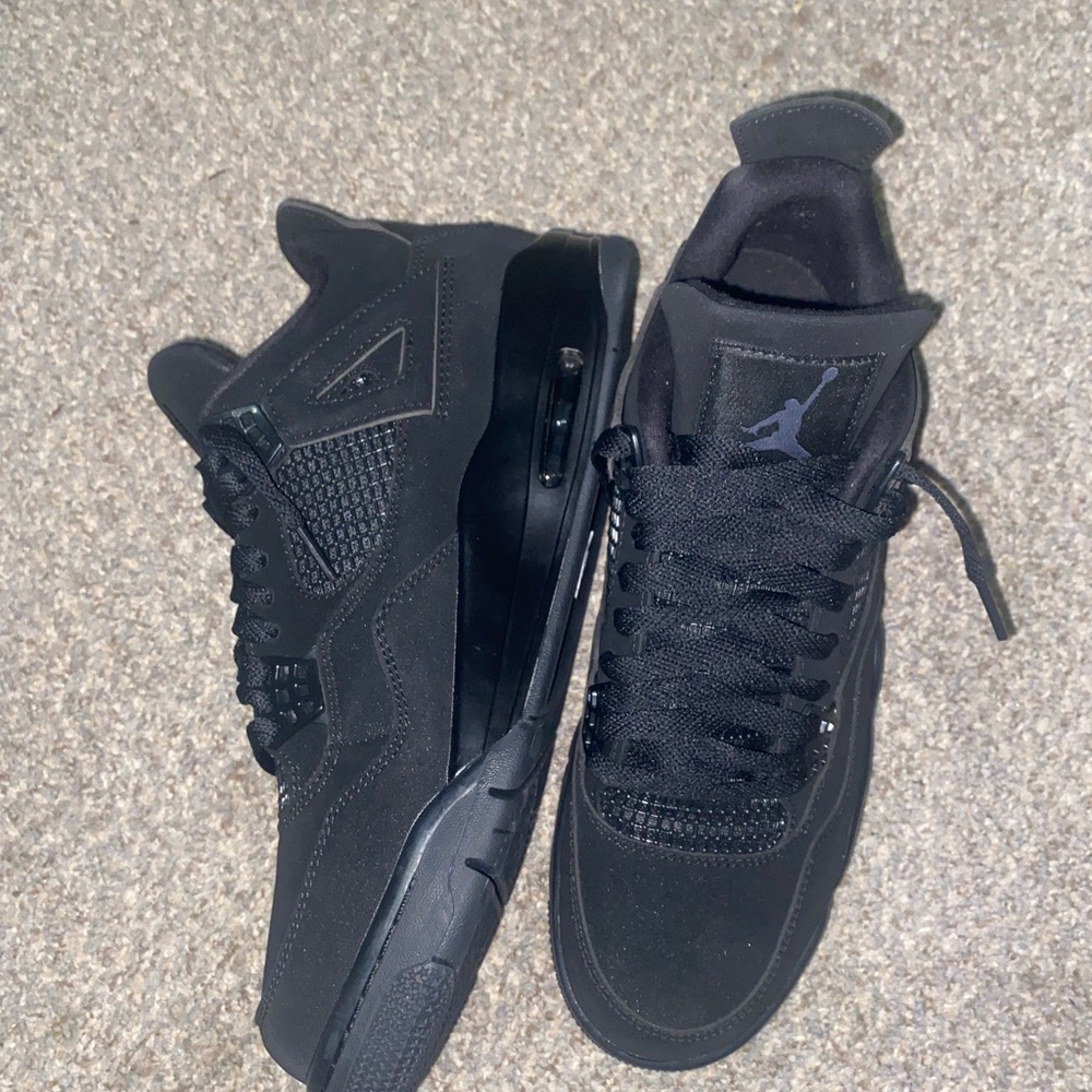 Jordan 4 “Black Cats”     
Size: 11